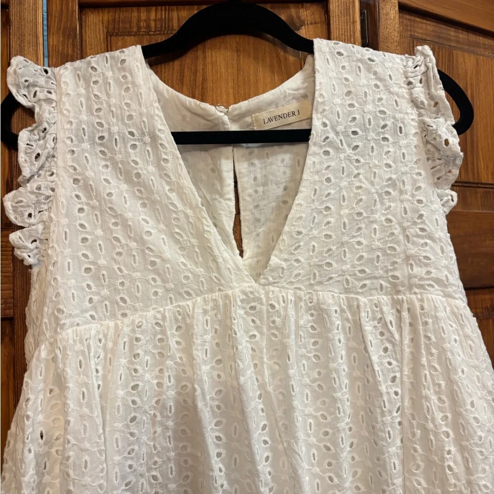 White Eyelet V-Neck Sleeveless Dress - Picture 3 of 12
